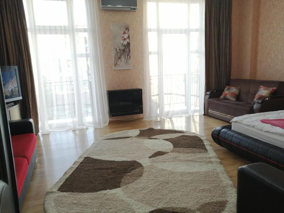 Apartments In The Historical Center Of Batumi, Near The Seaside Park Esterno foto